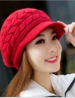 หมวกแฟชั่นผู้หญิง หมวกกันหนาว หมวกไหมพรมกันหนาวผู้หญิง (พร้อมส่งสีแดง)