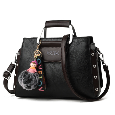 รูปภาพที่1 ของสินค้า : กระเป๋าหนังแฟชั่น กระเป๋าสะพายผู้หญิง กระเป๋าถือ กระเป๋าหนัง (พร้อมส่งสีดำ)