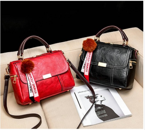 รูปภาพที่3 ของสินค้า : กระเป๋าหนังแฟชั่น กระเป๋าสะพายผู้หญิง กระเป๋าถือ กระเป๋าหนัง (พร้อมส่งสีแดง)