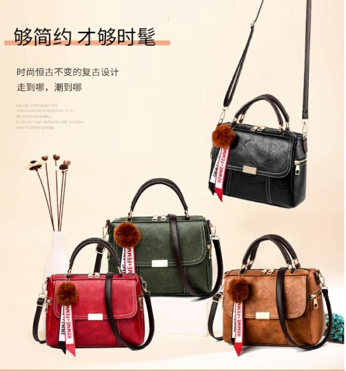 รูปภาพที่3 ของสินค้า : กระเป๋าหนังแฟชั่น กระเป๋าสะพายผู้หญิง กระเป๋าถือ กระเป๋าหนัง (พร้อมส่งสีเขียวเข้ม)